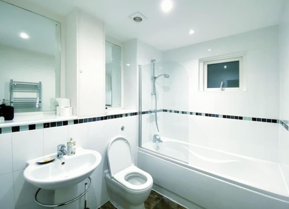 Apartamento Two Bedroom Luxury With Film Style Swansea